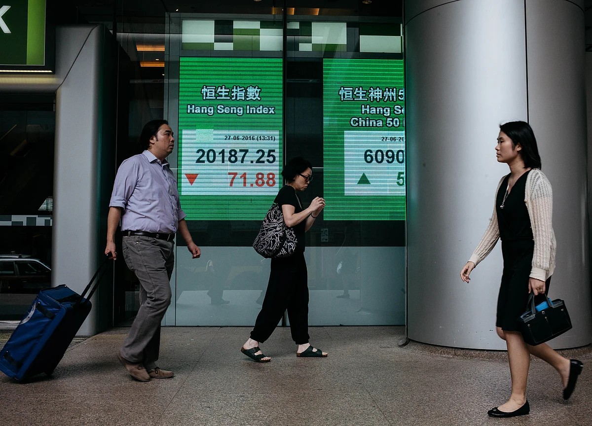 Hong Kong Stocks Pare Gain as Mainland Investors Turn Sellers