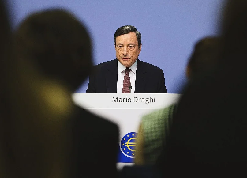 Draghi Watches as BOJ Yield Curbs May Give ECB Food for Thought