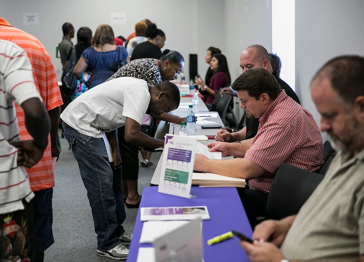 U.S. Jobless Claims Unexpectedly Increase to Seven-Week High