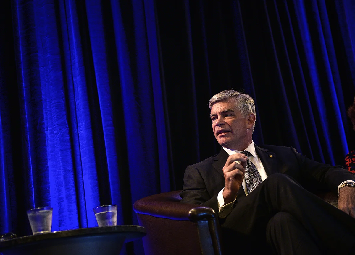 Fed's Patrick Harker Urges Go-Slow on Rate Hikes, Charles Evans Eyes Tightening