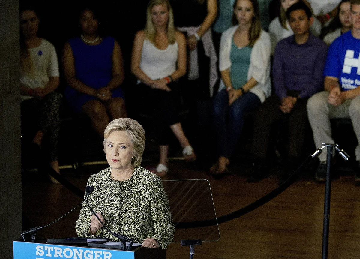 Hillary Clinton Goes ‘Between Two Ferns’ in Search of Young Voters