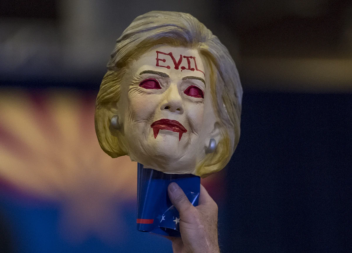 Trump Weighs Aggressive Tactics Against Clinton in First Debate