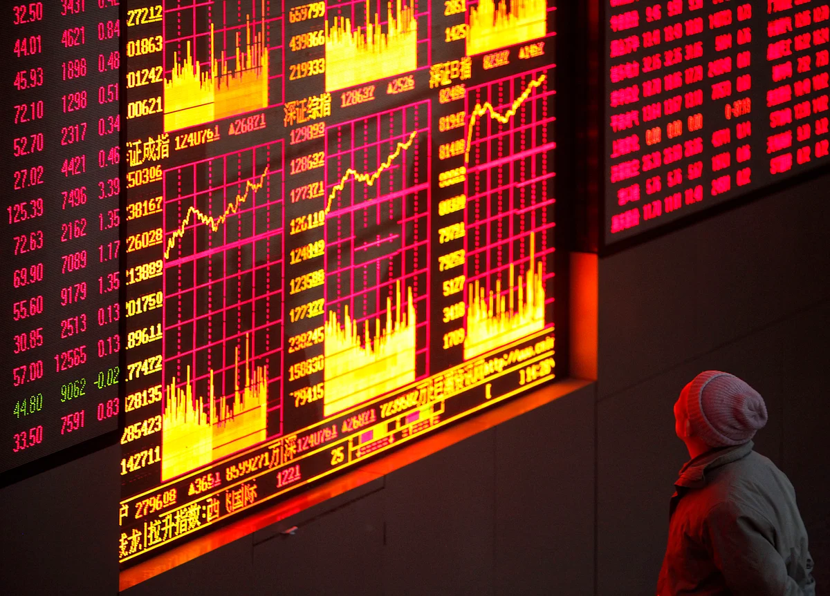 Chinese Stocks Drop as U.S. Considers Limiting Investor Flows