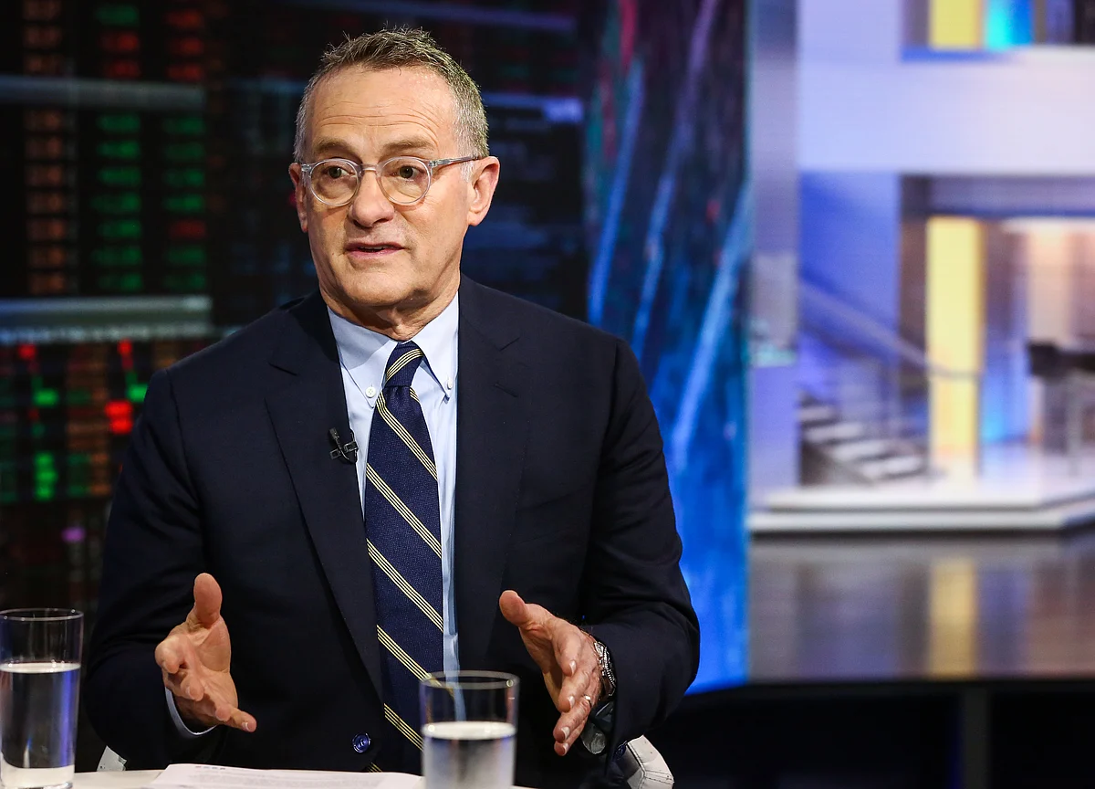 Why Howard Marks Says A V-Shaped Recovery Is Too Much To Hope For