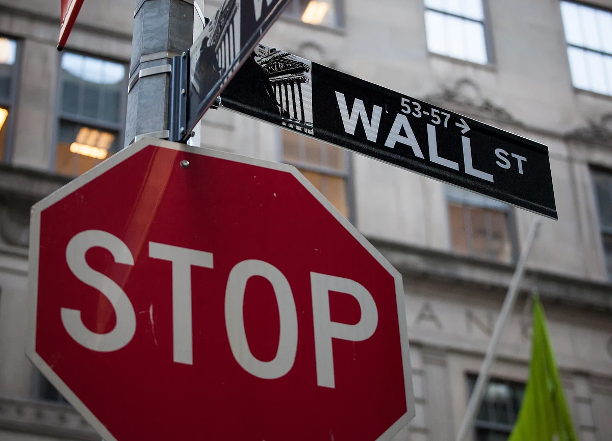 Stocks Decline in Busy Earnings Week; Bonds Climb: Markets Wrap