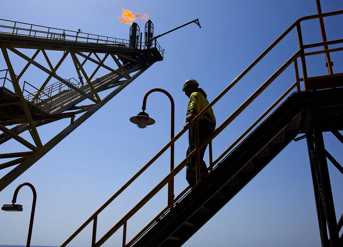 India Auctions 11 Oil Blocks, Seeking Up To $450 Million Investment