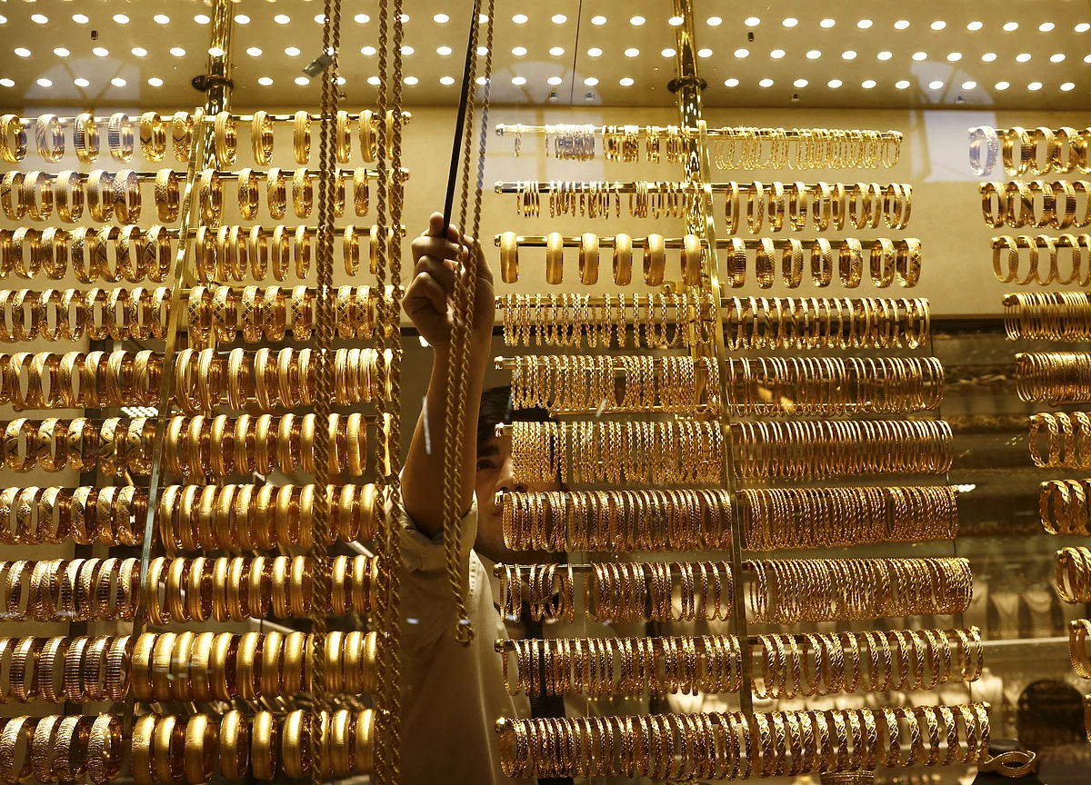 Did Demonetisation Push Up Gold Imports By 26% In November?