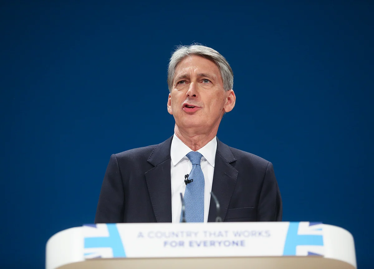 Philip Hammond Says Bank of England Governor Shortlist to Be Ready Soon