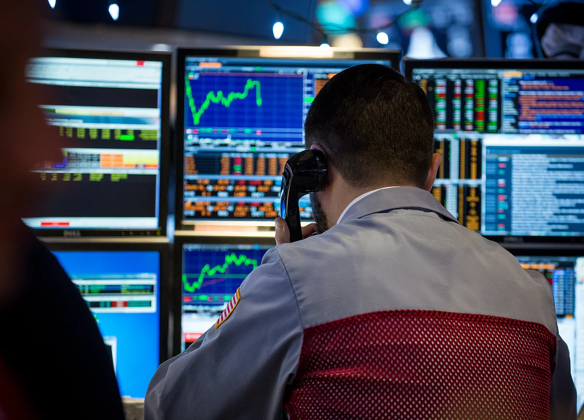 Sensex, Nifty Climb For Third Day But End Off Day’s High
