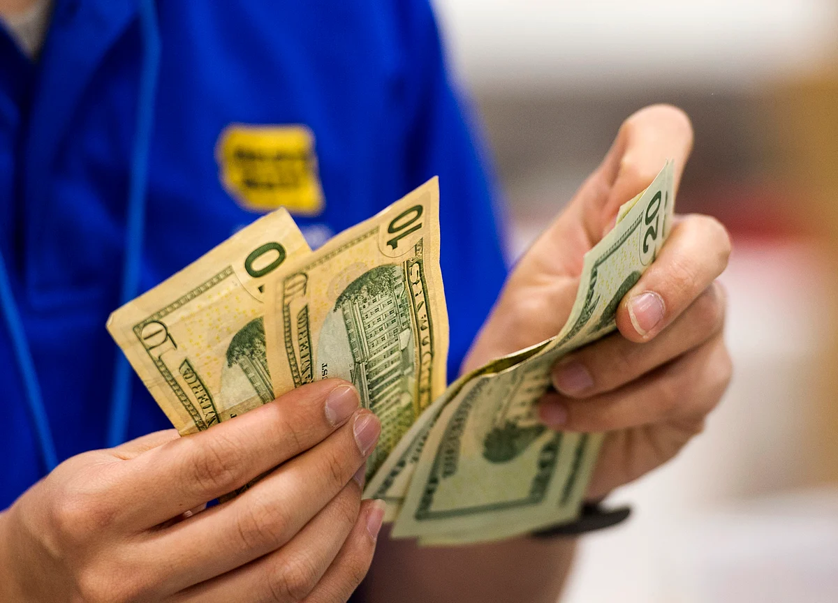 Central Banks to Pour Money Into Economy Despite Sharp Rebound