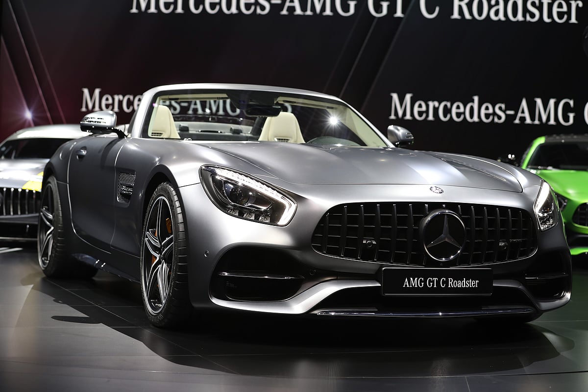 mercedes benz poised to topple bmw as world s luxury car king bloomberg quint