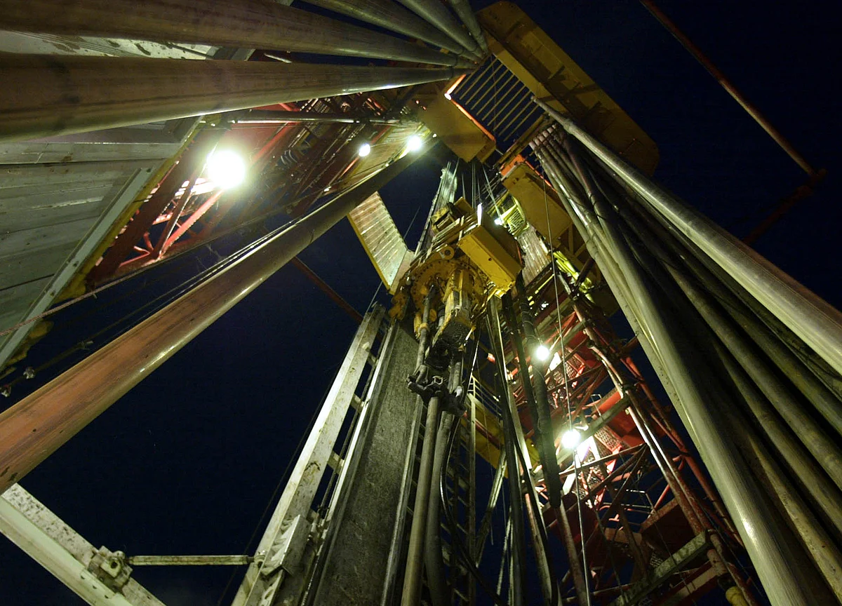 Oil's Rapid Run of Declines Kicks Up Pressure as OPEC Gathers