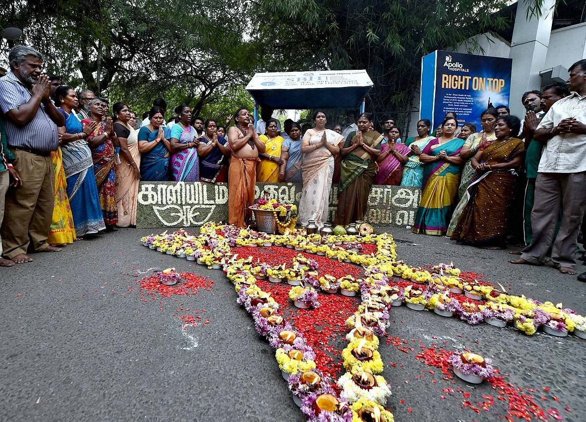Tamil Nadu CM Jayalalithaa Suffers Cardiac Arrest, Said To Be Critical