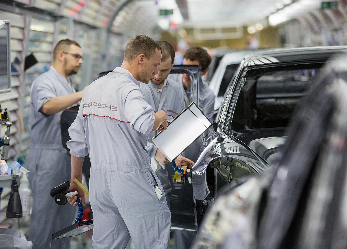 Euro-Zone Factory Jobs Might Be Only Thing Stopping a Recession