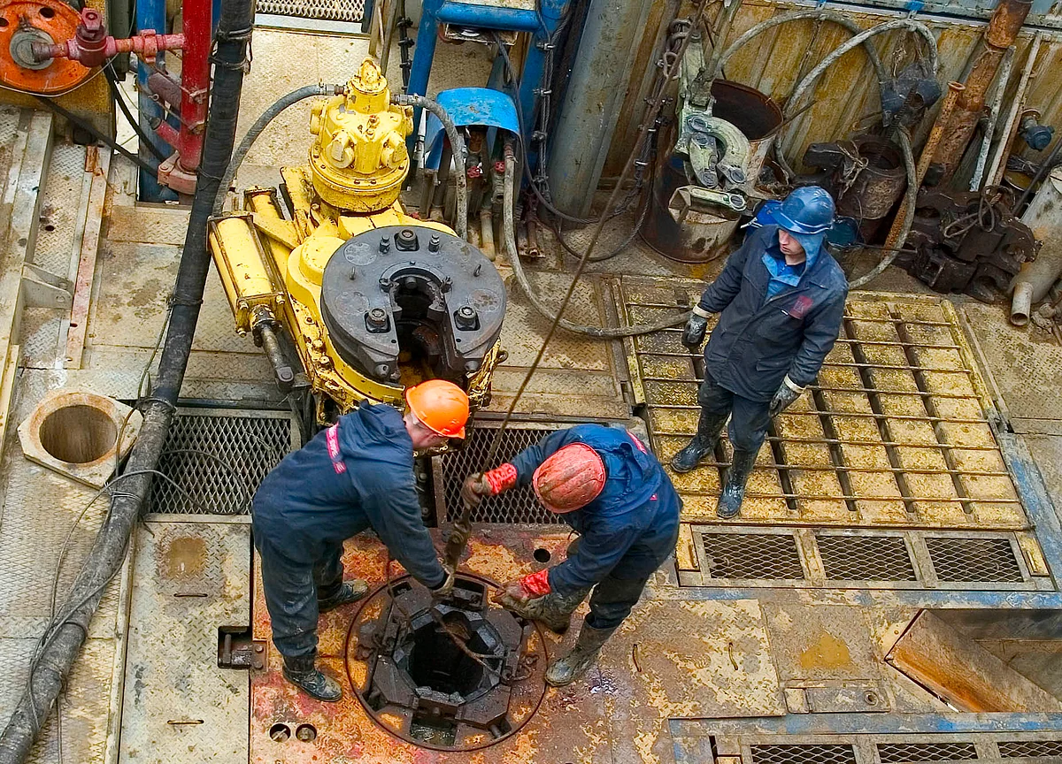 OPEC Seeks Cuts From Nations Pumping a Fifth of Oil