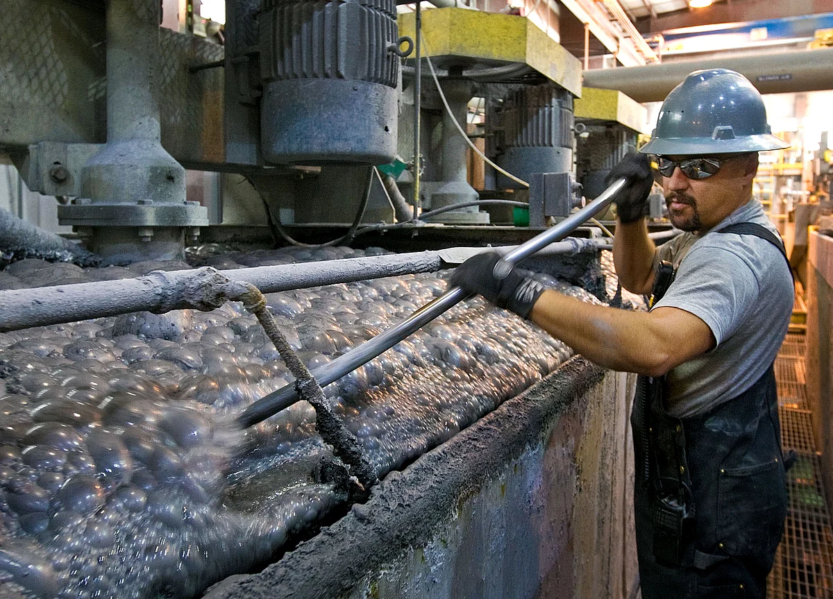Palladium Tops $2,500 an Ounce in Biggest One-Day Surge Since 2008