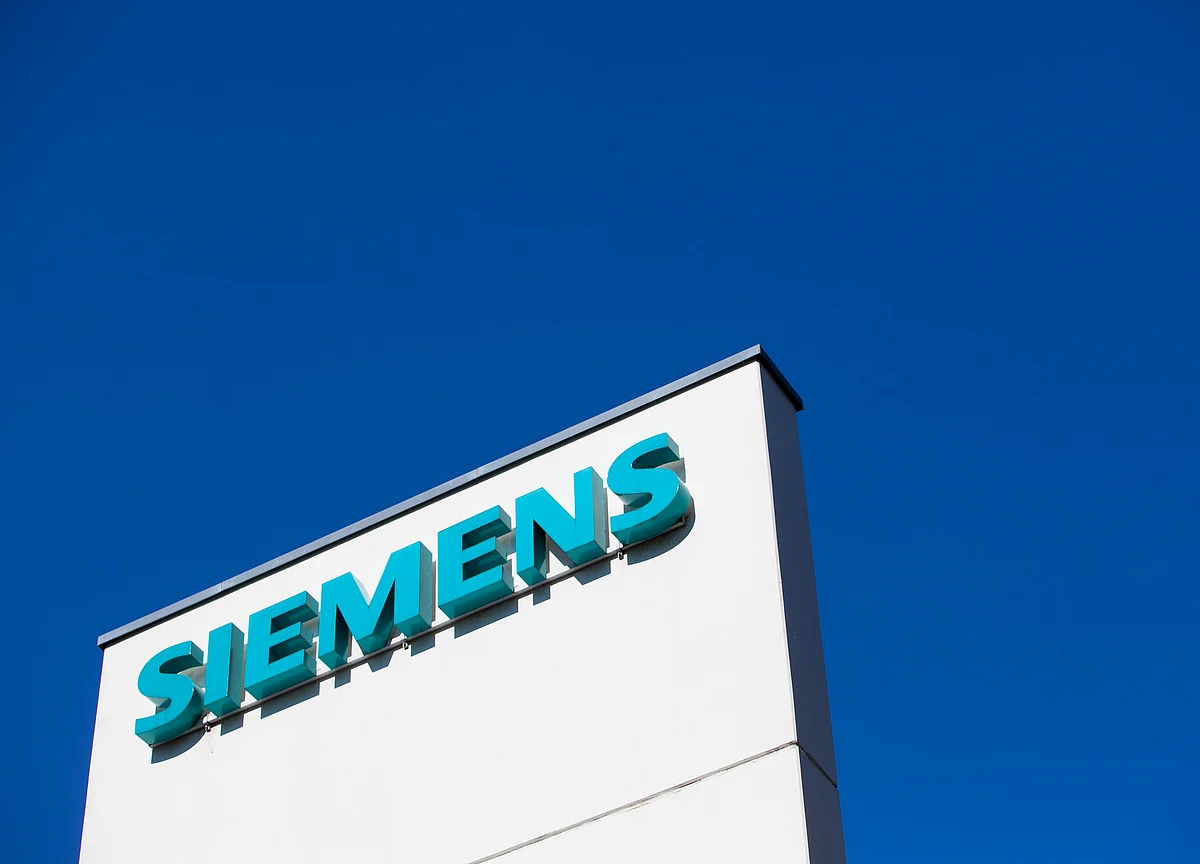 Siemens Drops As Parent Approves Gas And Power Business SpinOff