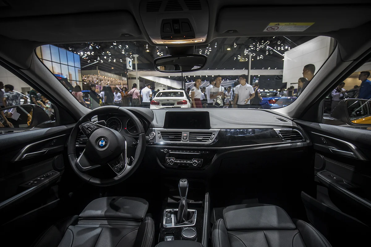 Move Over Mobile Phone: The Next Ad Frontier is the Windshield