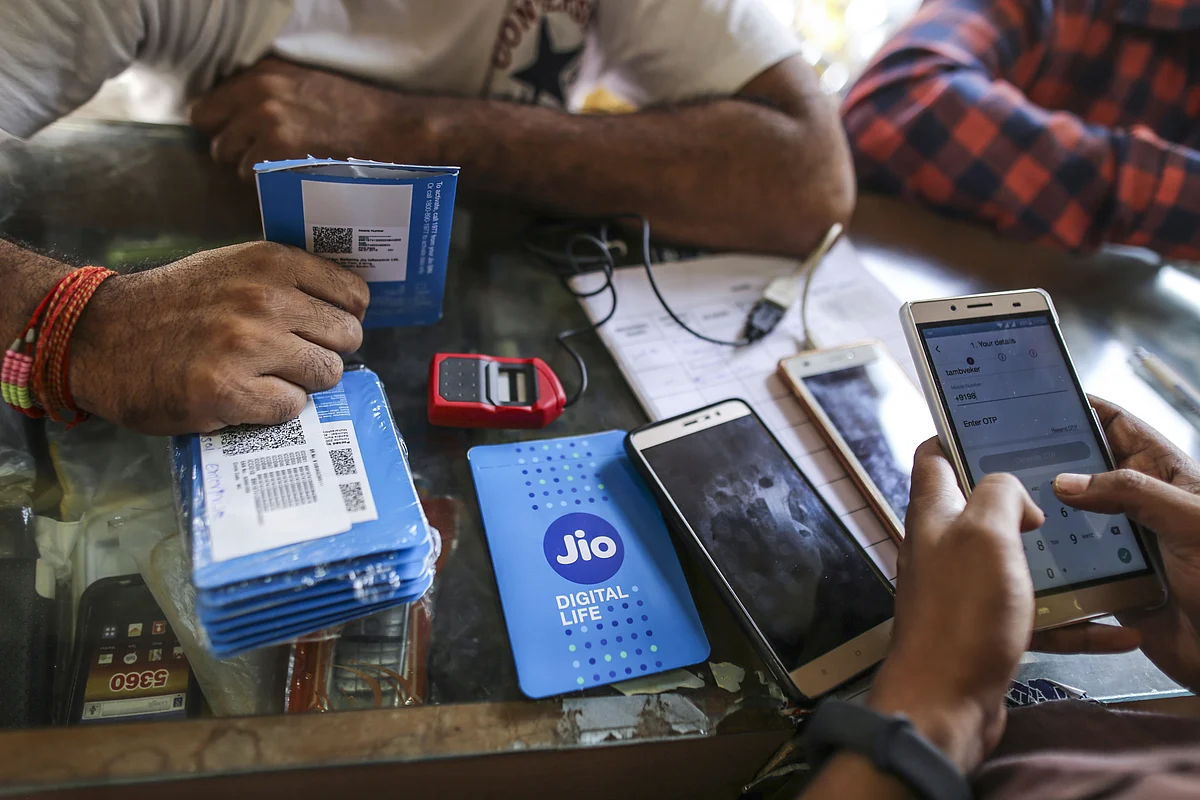 Jio May Top India's Mobile Phone Market by 2021: Bernstein