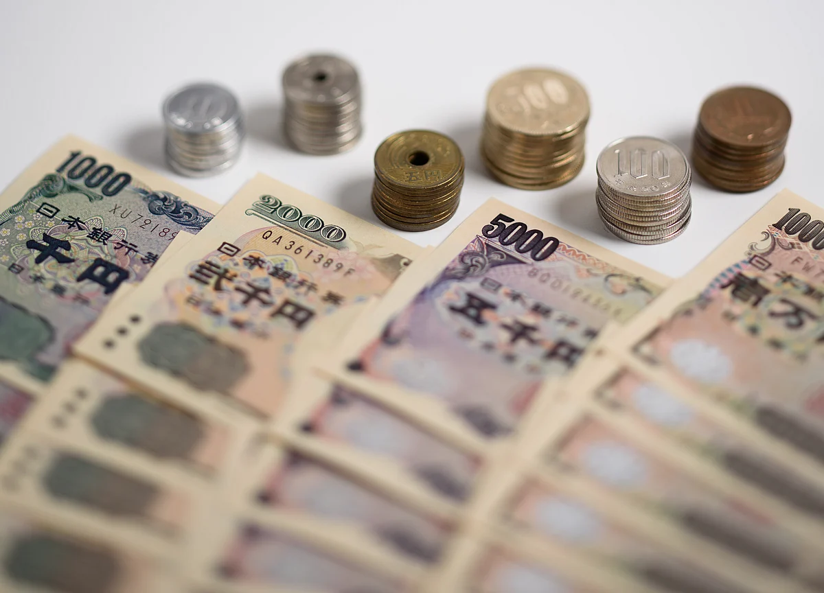 Japan's First Junk Bond Would Break Barriers in Wary Market