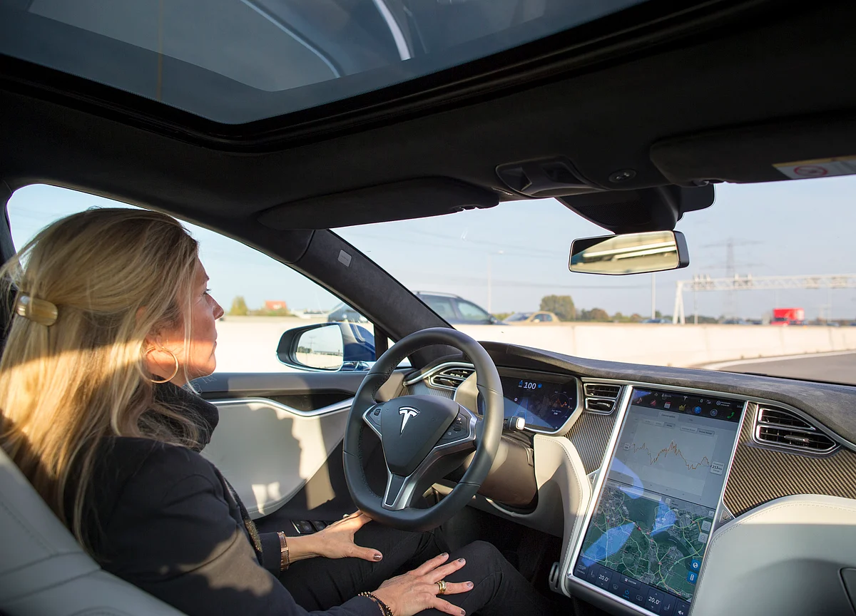 Tesla’s Autopilot in Spotlight in New NTSB Reports on Crashes