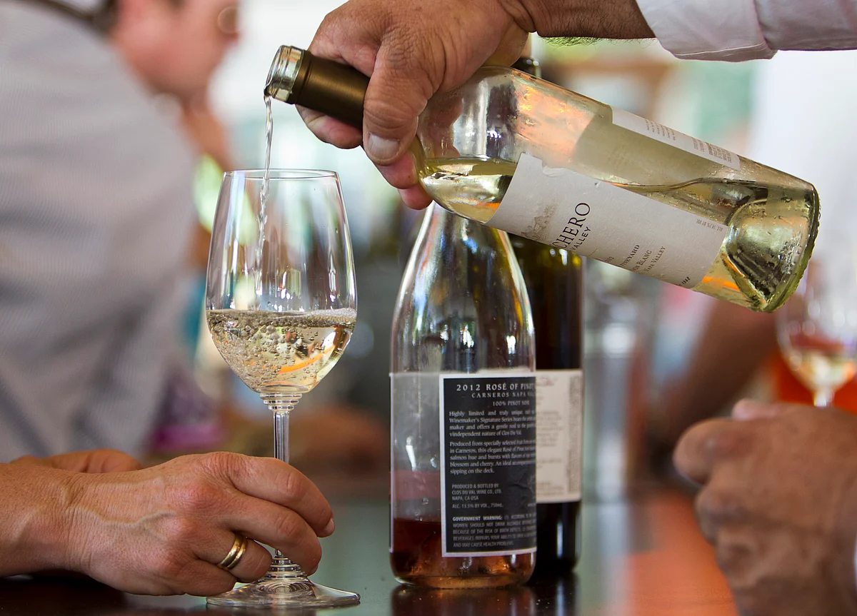 After Losing $1 Billion, a Russian Exile Rebounds With Bond’s Favorite Bubbly