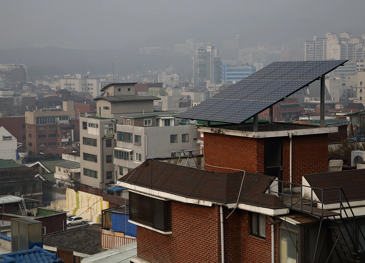 Installed Rooftop Solar Capacity In India At 1,922 Mega Watt, Renewables Minister