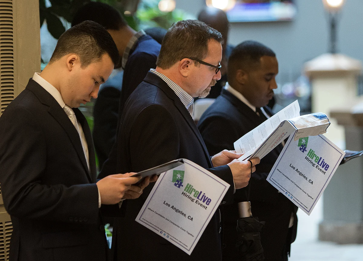 U.S. Jobless Claims Inch Up While Benefit Rolls Lowest Since '73