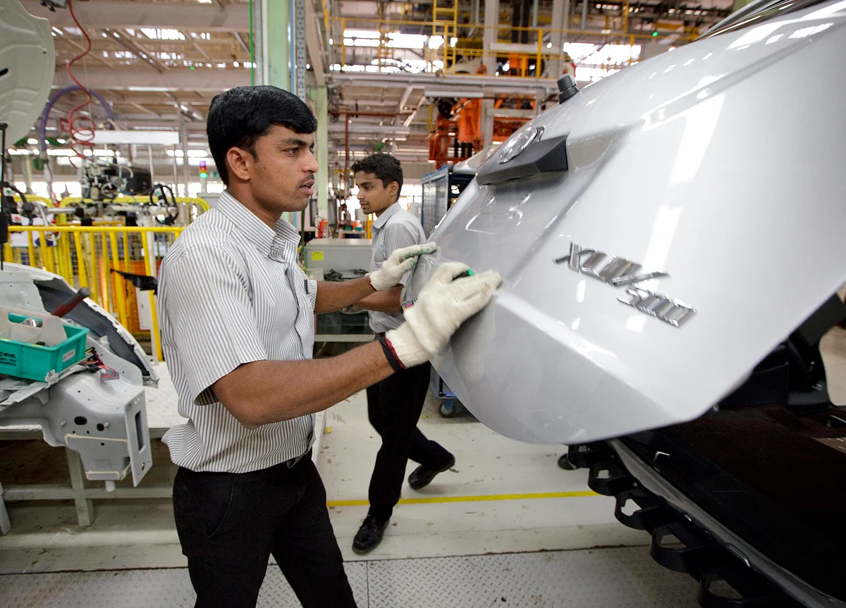 Mahindra Sells Treasury Stock To Canada’s CDPQ; Raises Rs 1,240 Crore