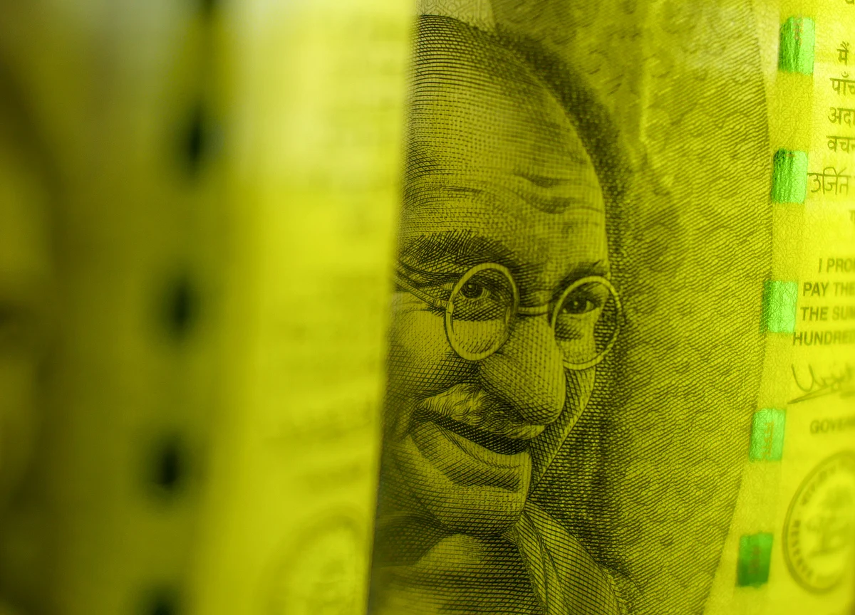 Rupee Closes Near Three-Month Highs On Lower Oil Prices