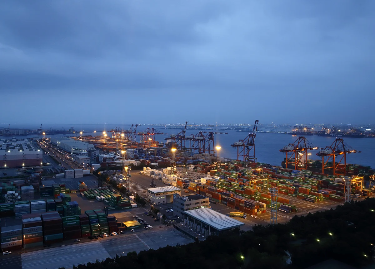 Japan’s Exports Continue to Drop as Global Slowdown Weighs