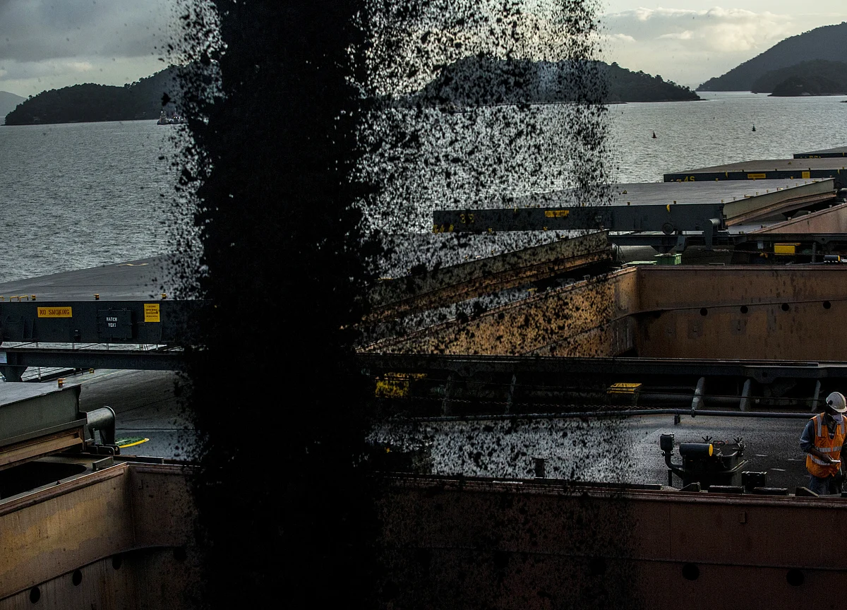 Iron Ore Collapses Into a Bear Market