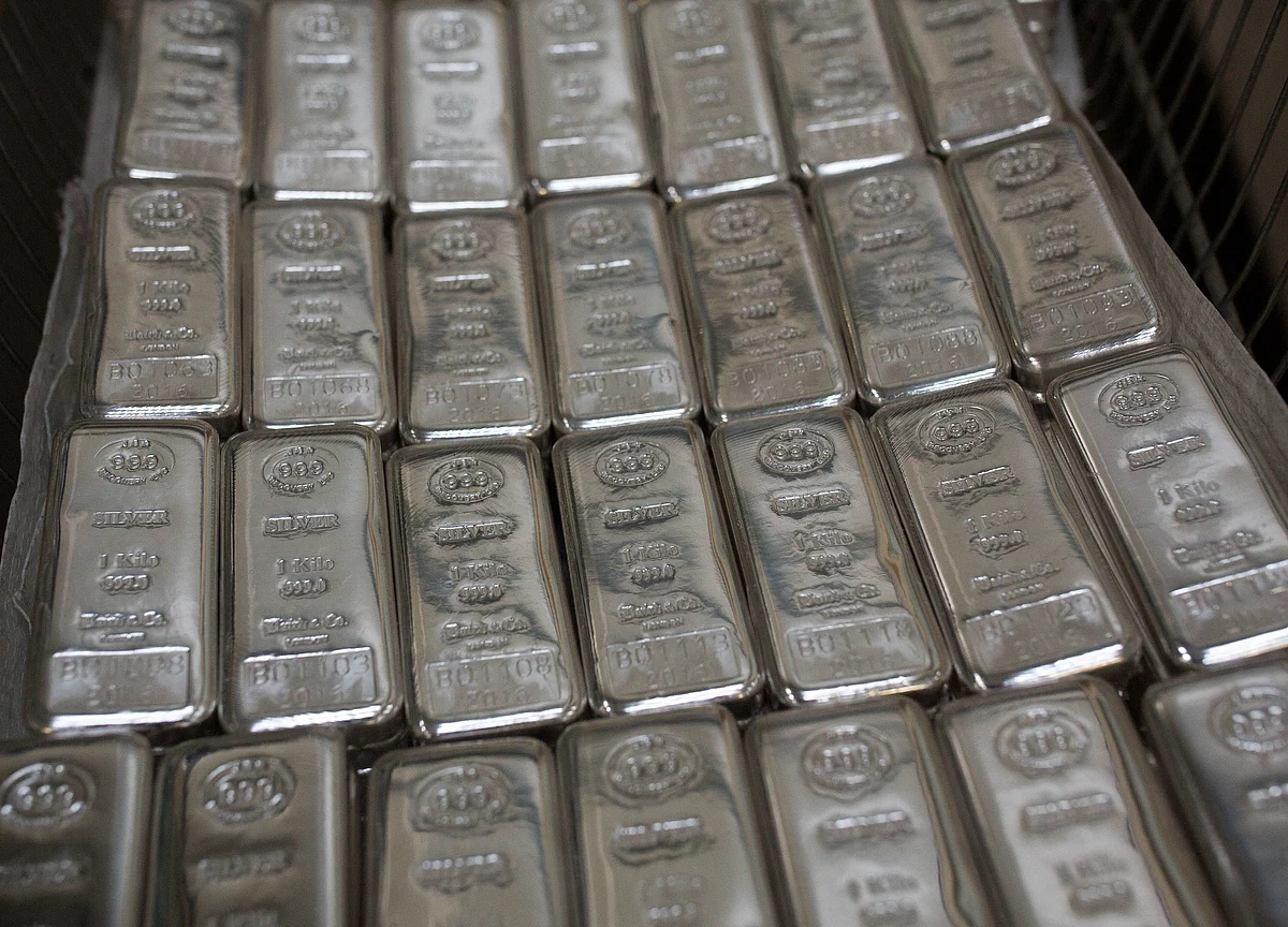 Silver Touches All-Time High Mark Of Rs 45,000; Gold Falls Rs 100 After Record