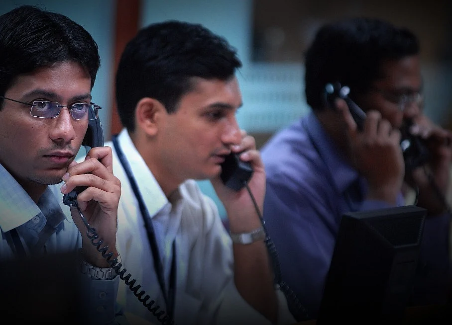 Sensex, Nifty End Lower After Hitting New Highs