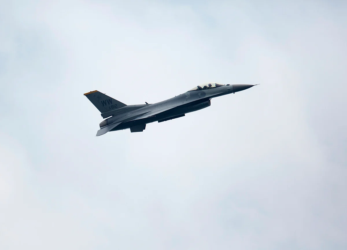 Fighter-Jet Makers a Rare Bright Spot in China's Bear Market