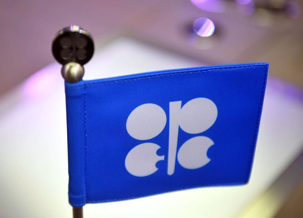 OPEC’s Flaring Political Crises Add New Risk for Oil Supply