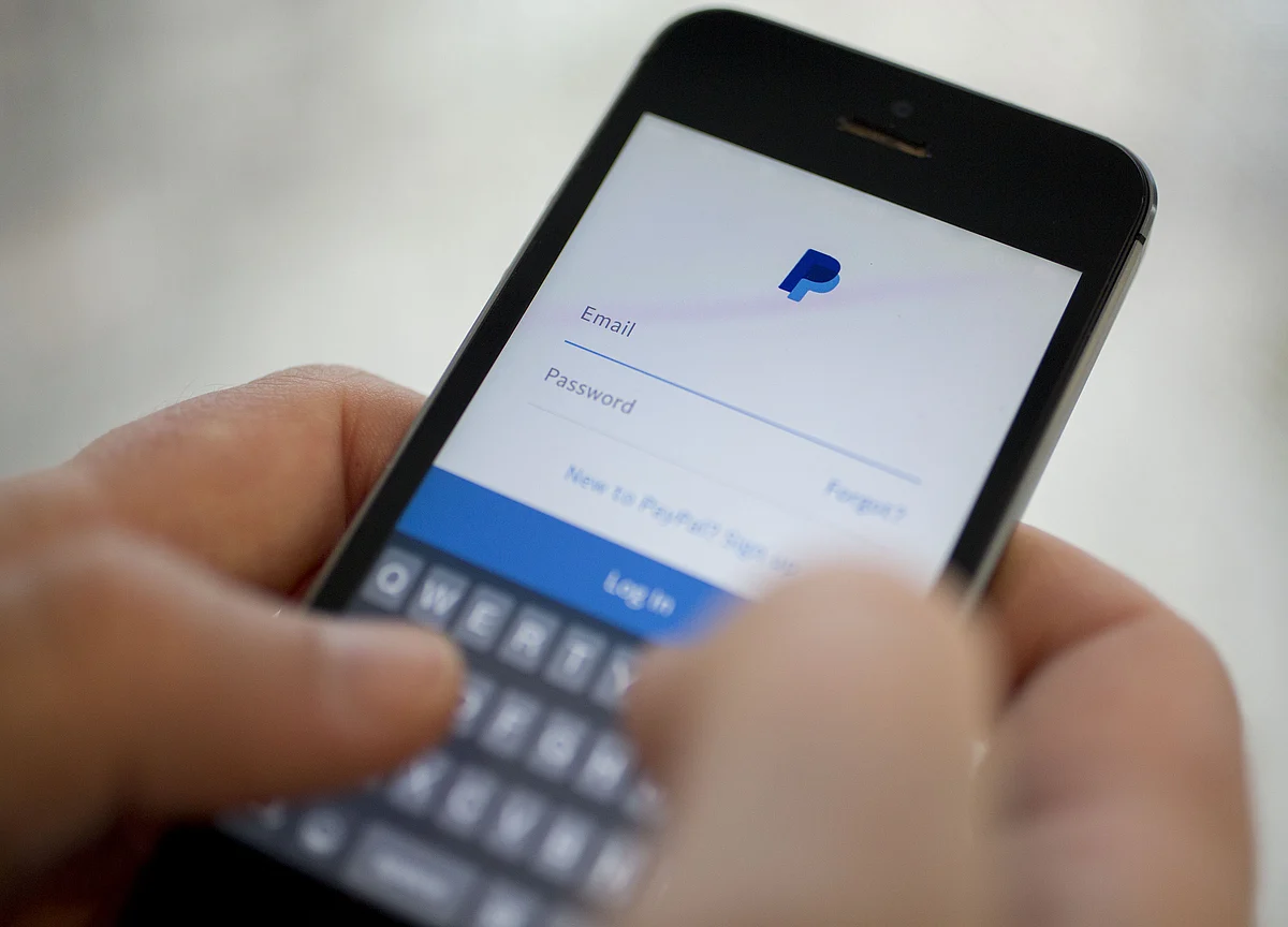 Amazon Tells Shoppers That PayPal’s Honey Is a Security Risk