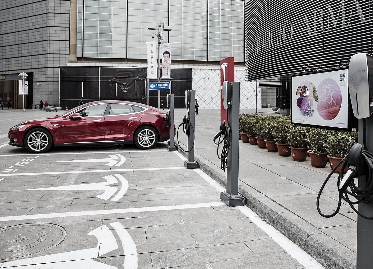 Norwegians Quietly Revolt Against Tesla