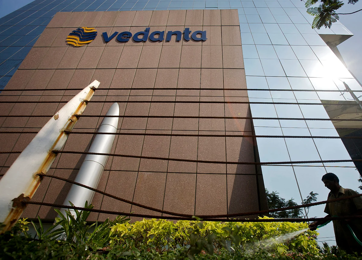 Vedanta Seeks to Upsize Loan to $2.75 Billion for Delisting