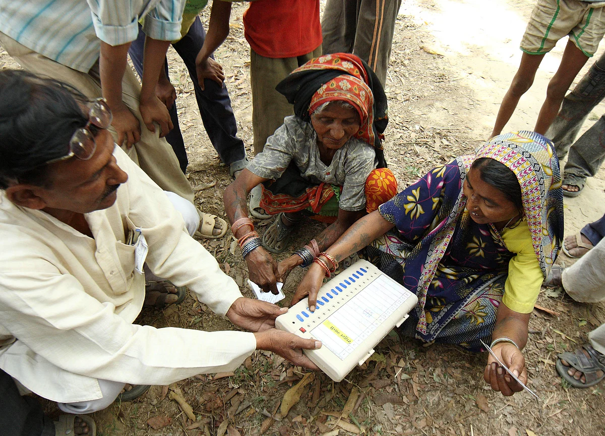 Opposition Meets Election Commission Over EVM Issue
