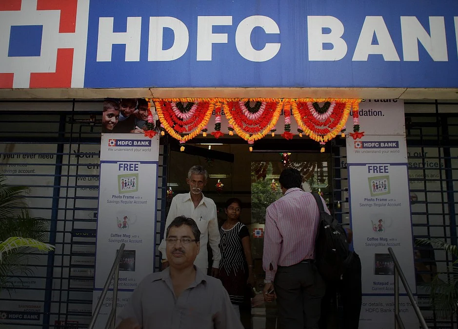 HDFC Bank To Offer Two Million Credit, Debit Cards To Millennials