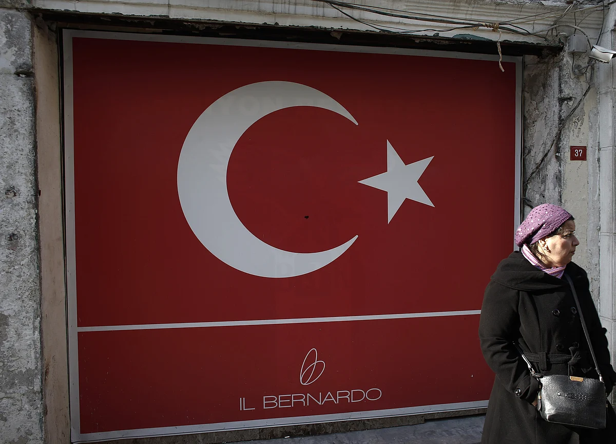 Death Toll Rises in Turkey Quake as Erdogan Slams Social Media