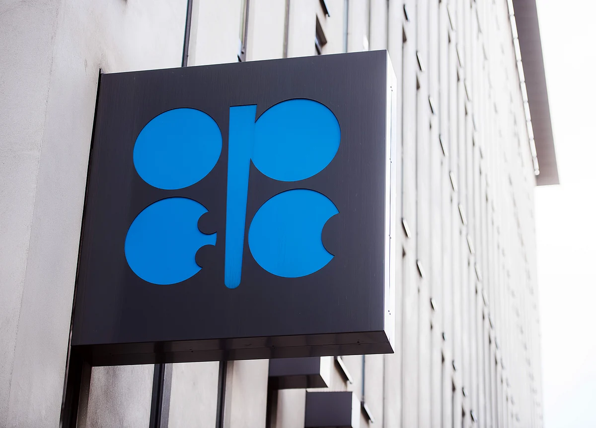 OPEC Output Suffers Biggest Drop in 16 Years on Saudi Attacks