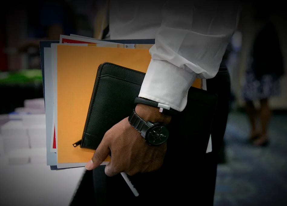 Jobless Claims in U.S. Decline for Second Time in Three Weeks