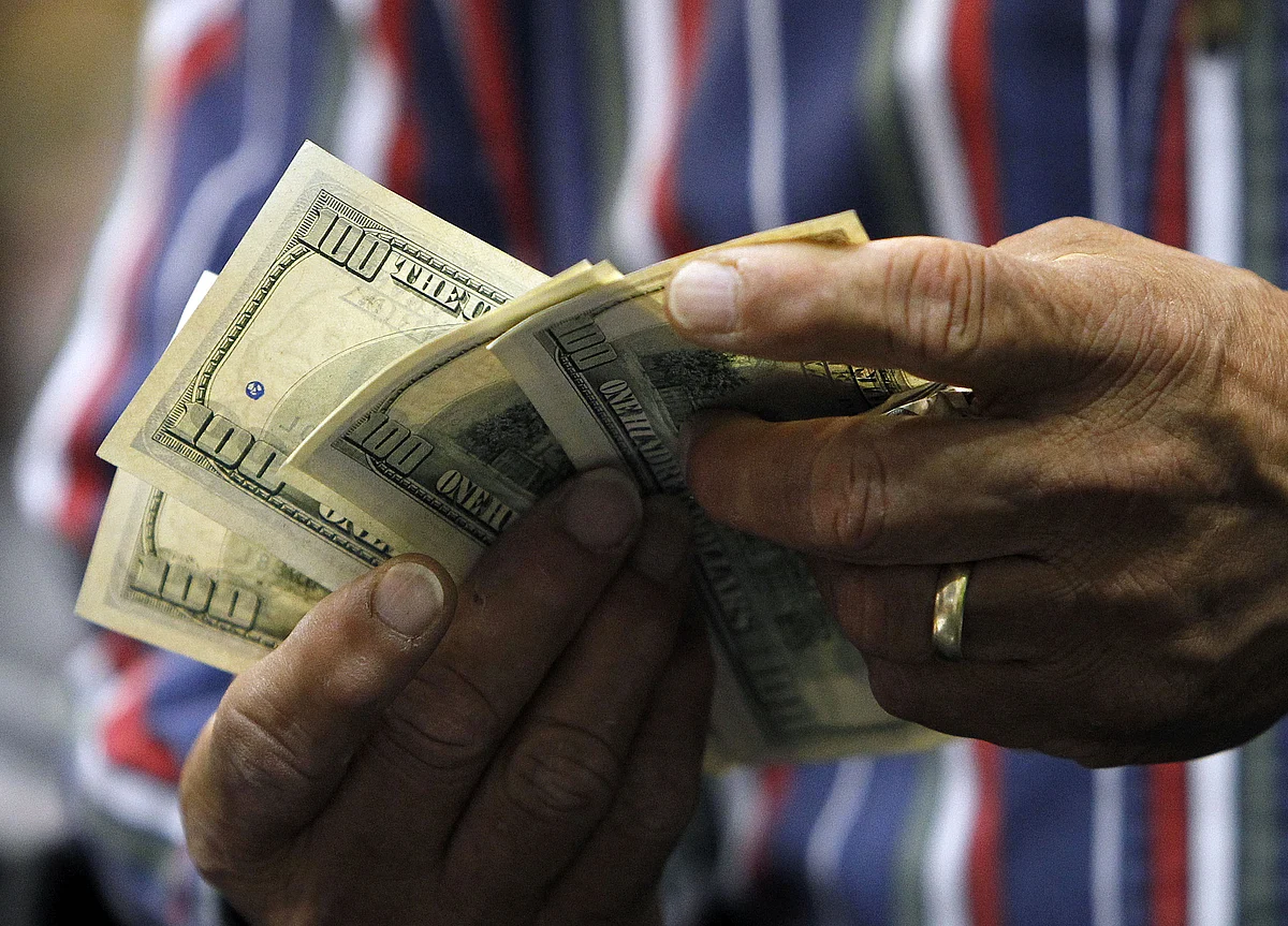 Hottest Ever Start to India Dollar Bond Sale Flags Pre-Vote Rush
