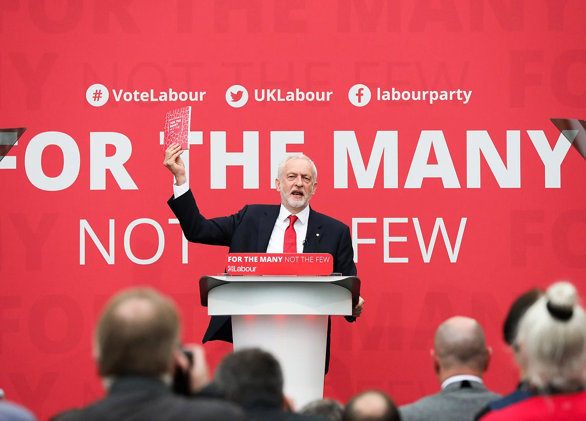 Corbyn Signals ‘Early’ Confidence Vote to Block No-Deal Brexit