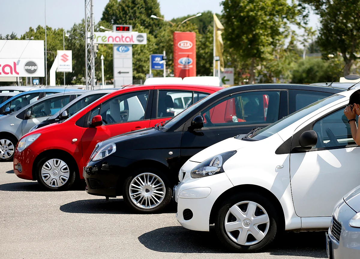 Inventory Rises At Dealerships As Auto Slump Continues