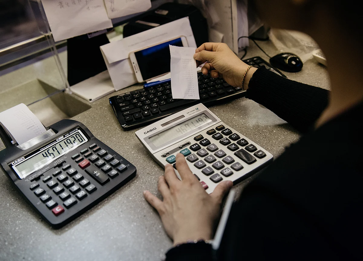 India Postpones Accounting Rules, Sparing Banks Bad-Loan Piles
