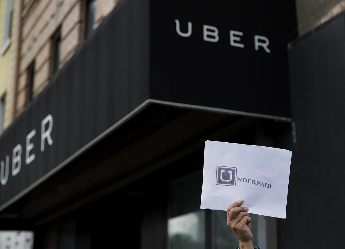 New York Sets Nation’s First Minimum Wage for Uber, Lyft Drivers