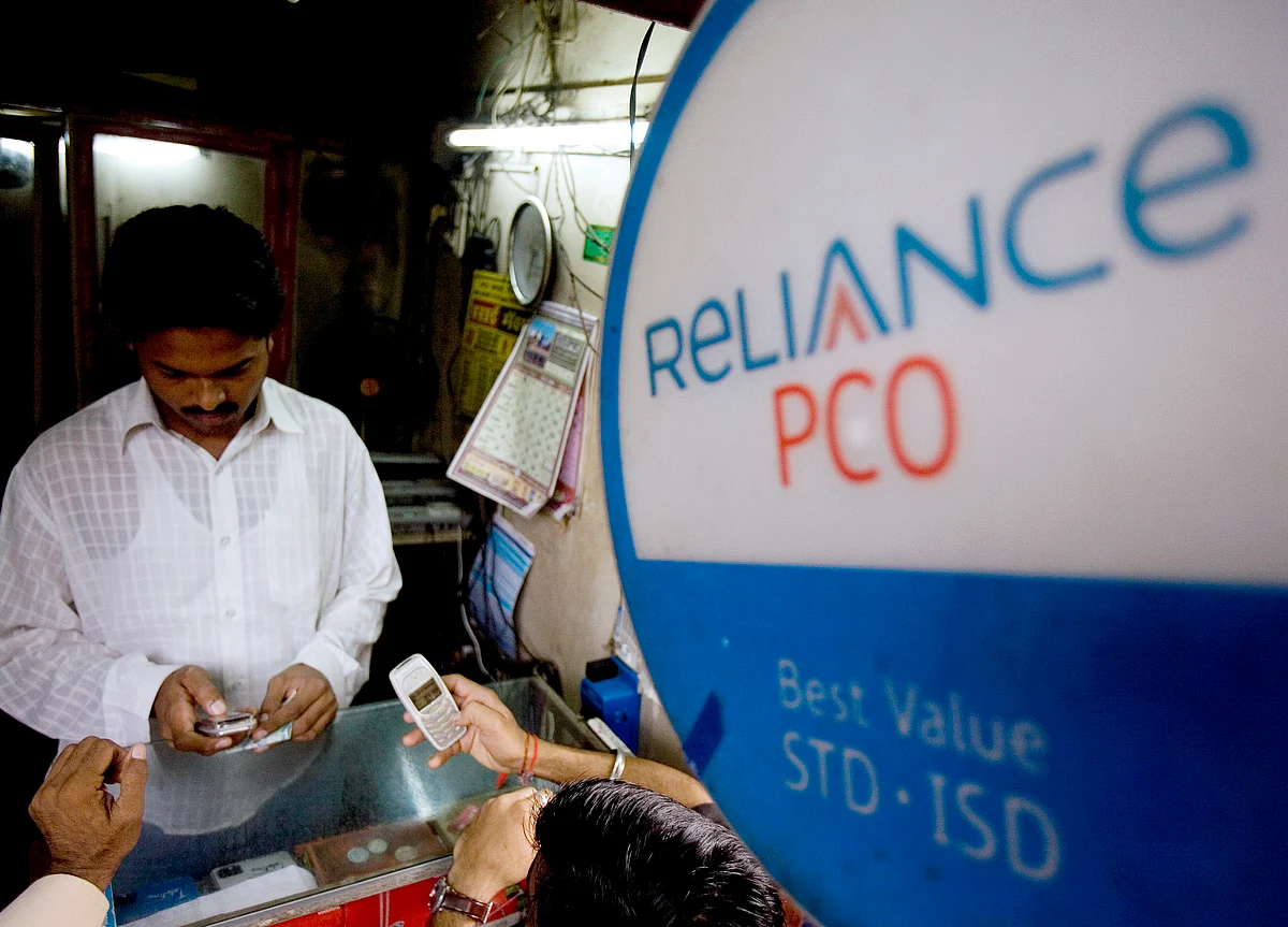 Reliance Jio Bids Rs 3,600 Crore For RCom Tower, Optic Fibre Assets: Exclusive